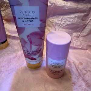 Victoria's Secret Pink Pomegranate & Lotus Duo with free spray
